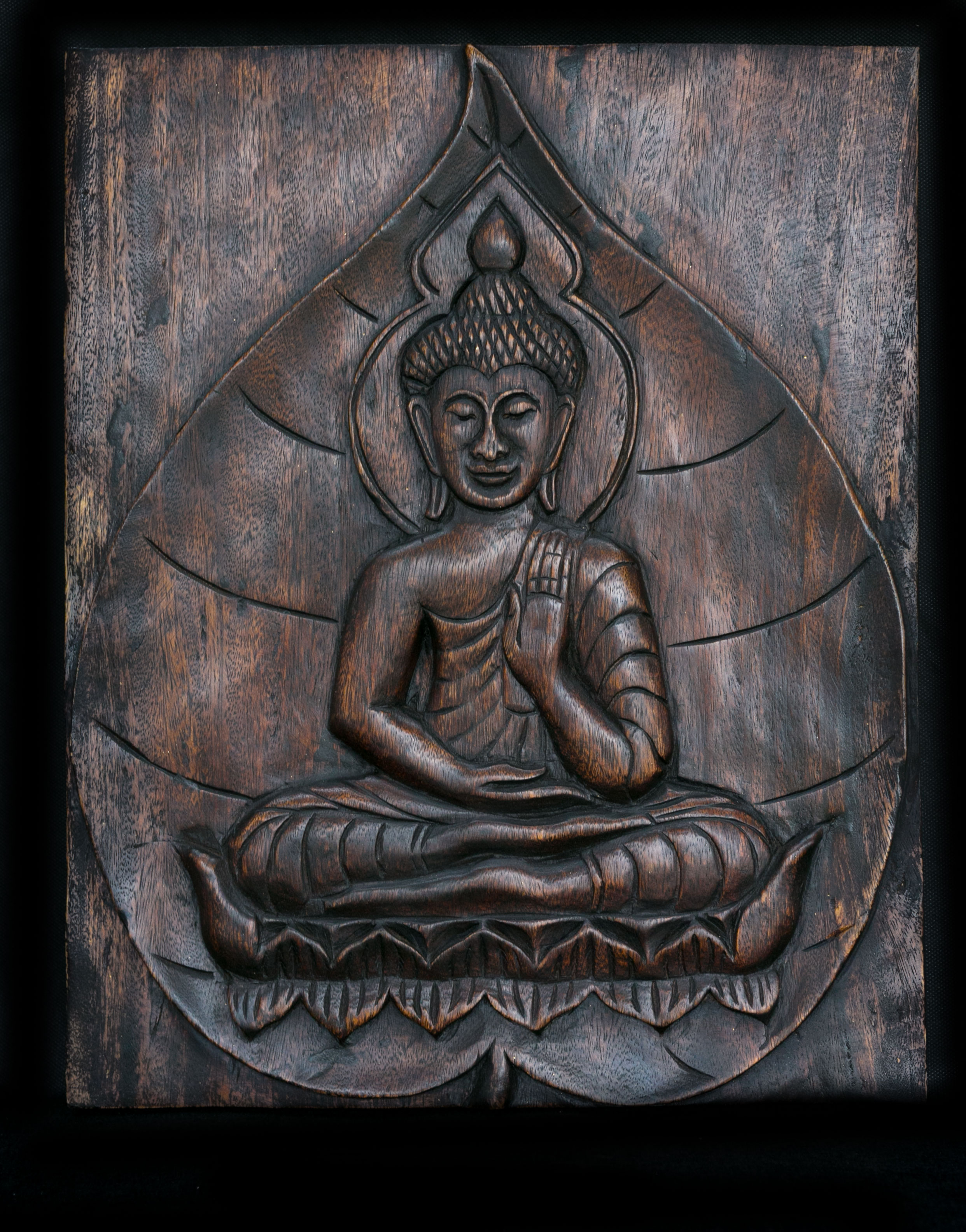 Buddha list dřev černý