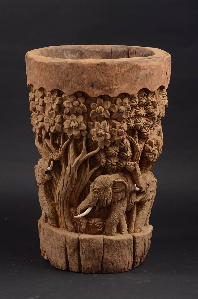 Dřevěná váza - stolek se slony NENÍ SKLADEM