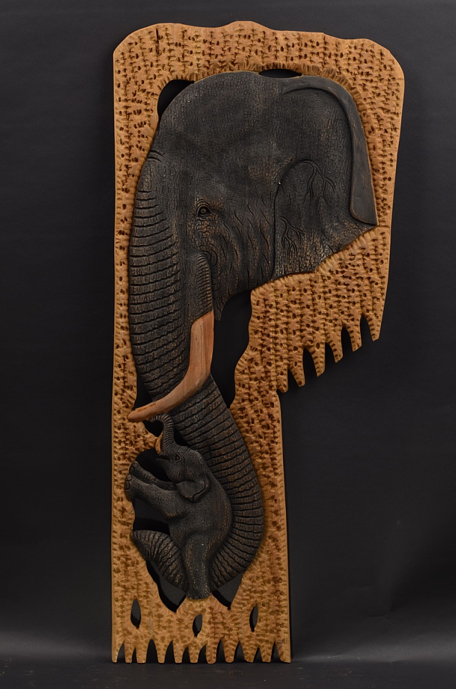 Atypická dřevořezba se slony