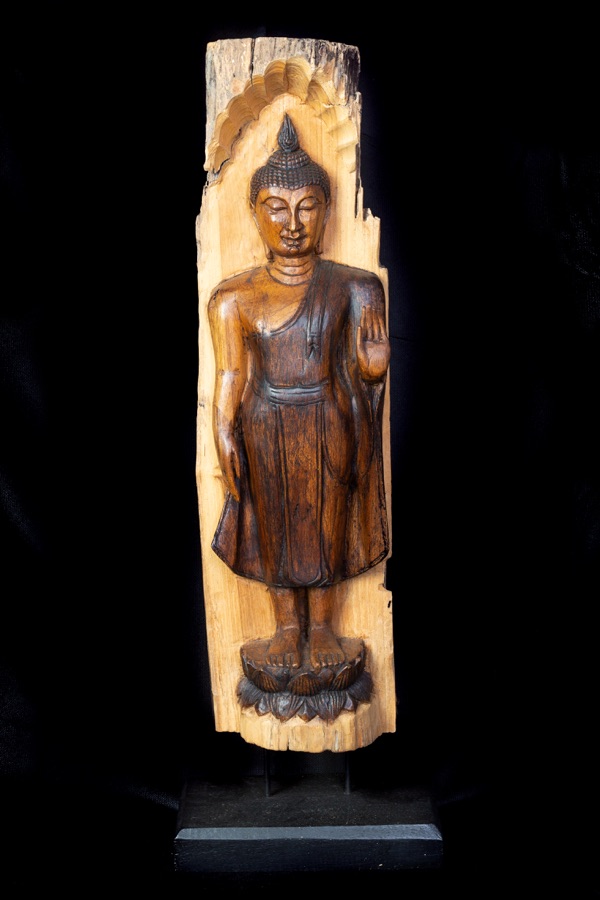 Buddha stojící, dřevěná socha