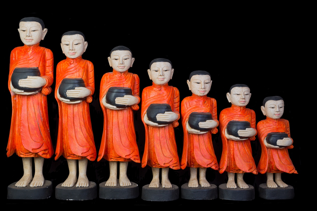 Sochy mnichů - oranžová NENÍ SKLADEM