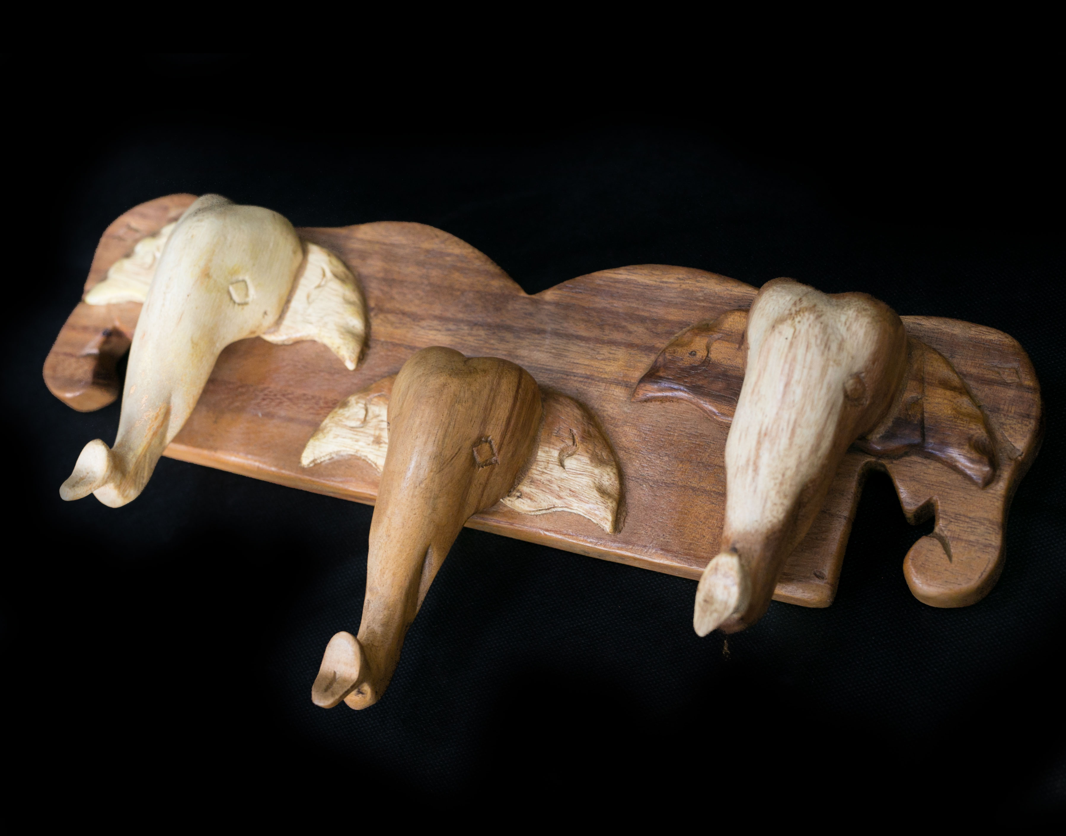 Věšák sloni světlý