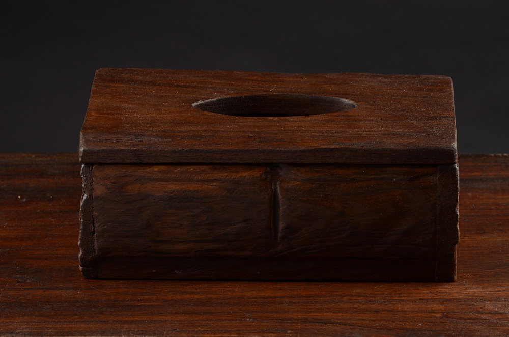 Krabička na kapesníky tmavá