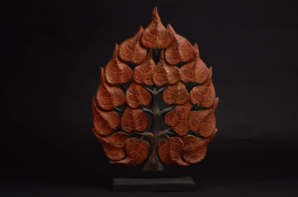 Dřevěná socha, listy