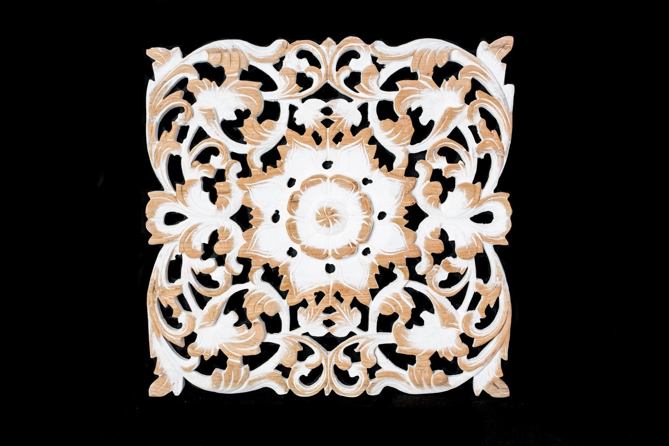 Dřevořezba v bílé