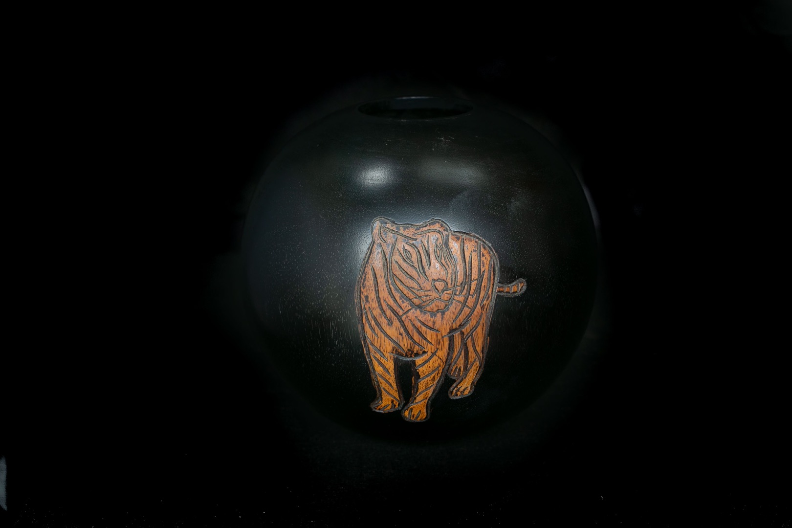 váza antic tygr