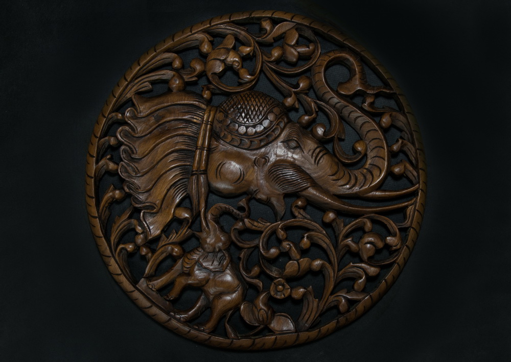 Dřevěný kulatý obraz: sloní hlava