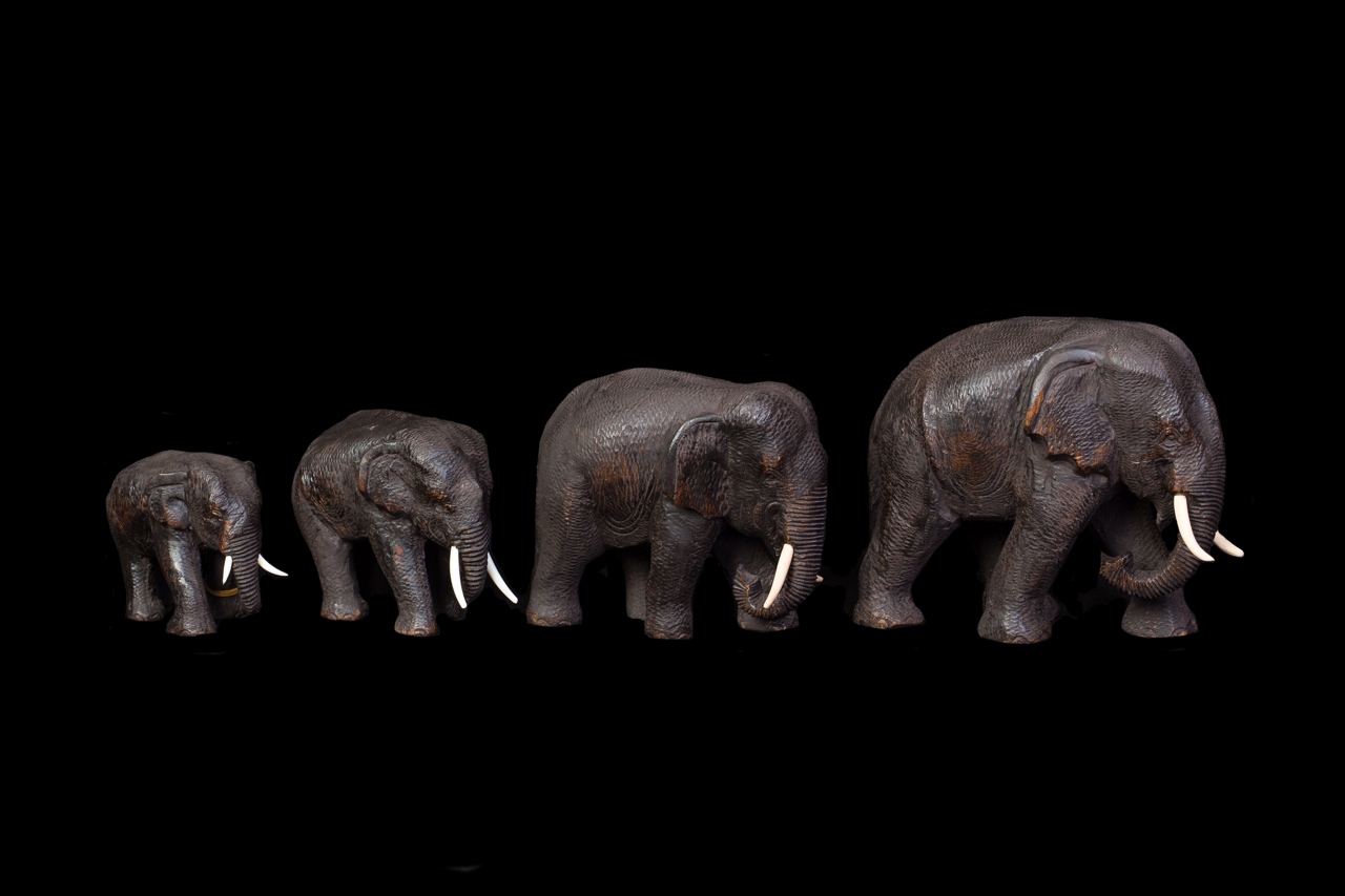 Sochy jdoucích slonů NENÍ SKLADEM