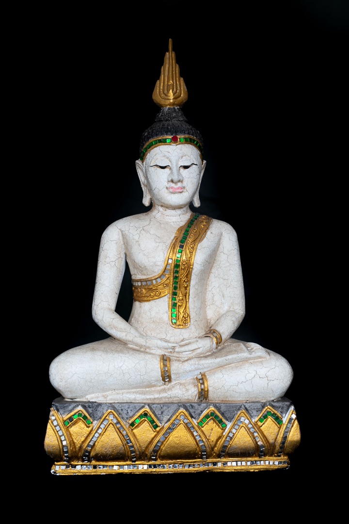 Buddha bílý