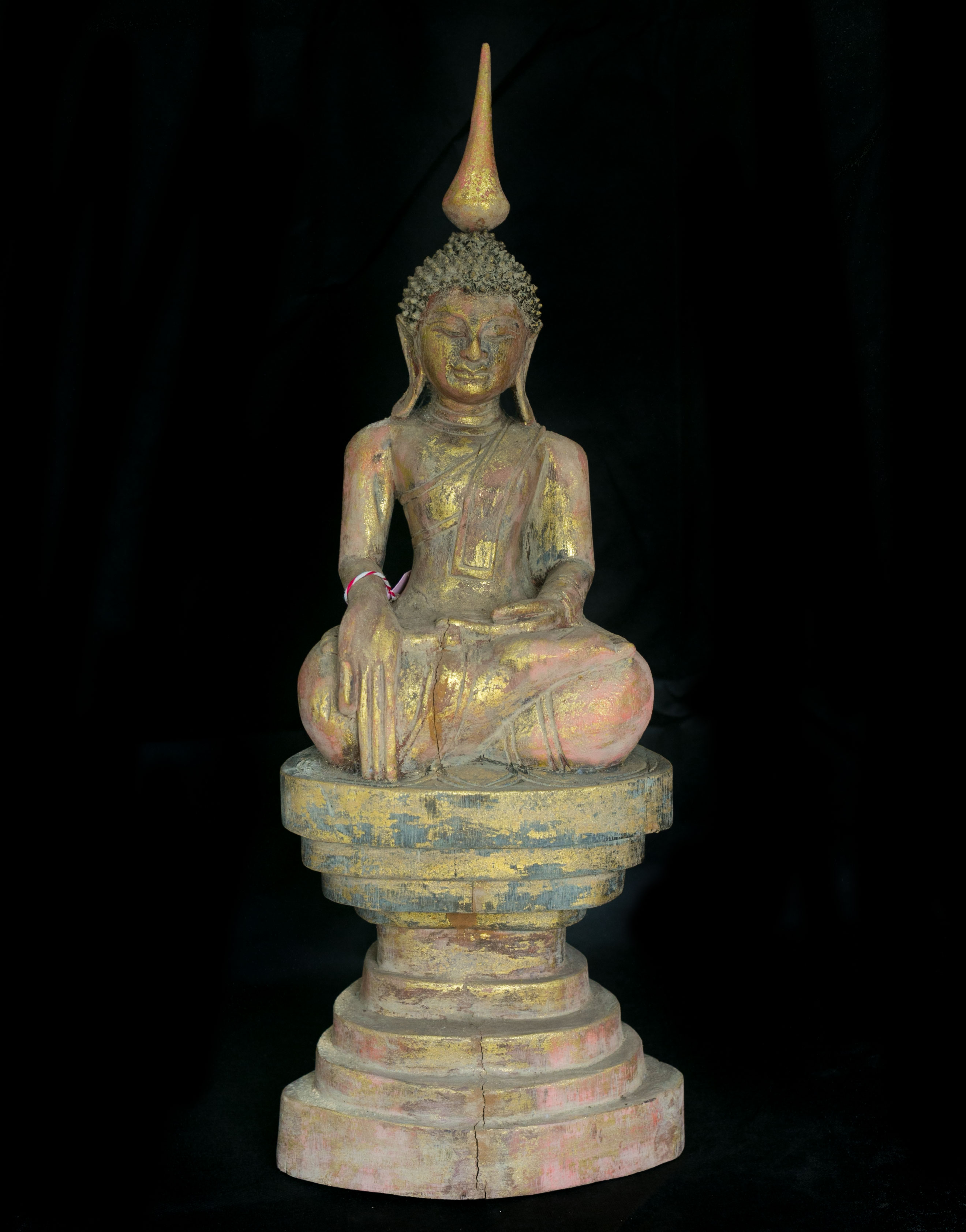 Buddha na podstavci NENÍ SKLADEM