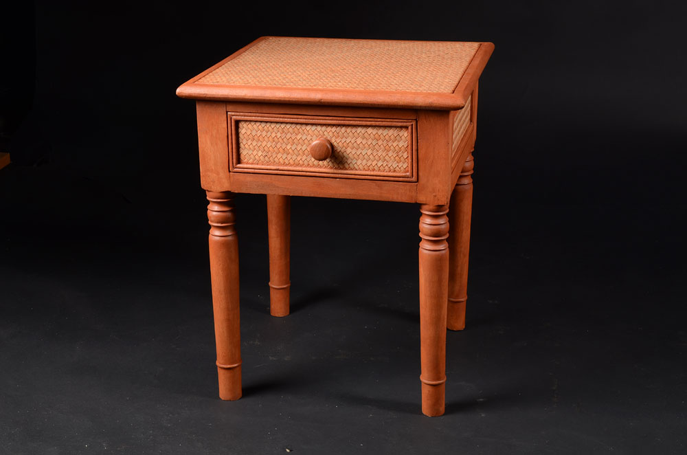 Dekorační stolek II